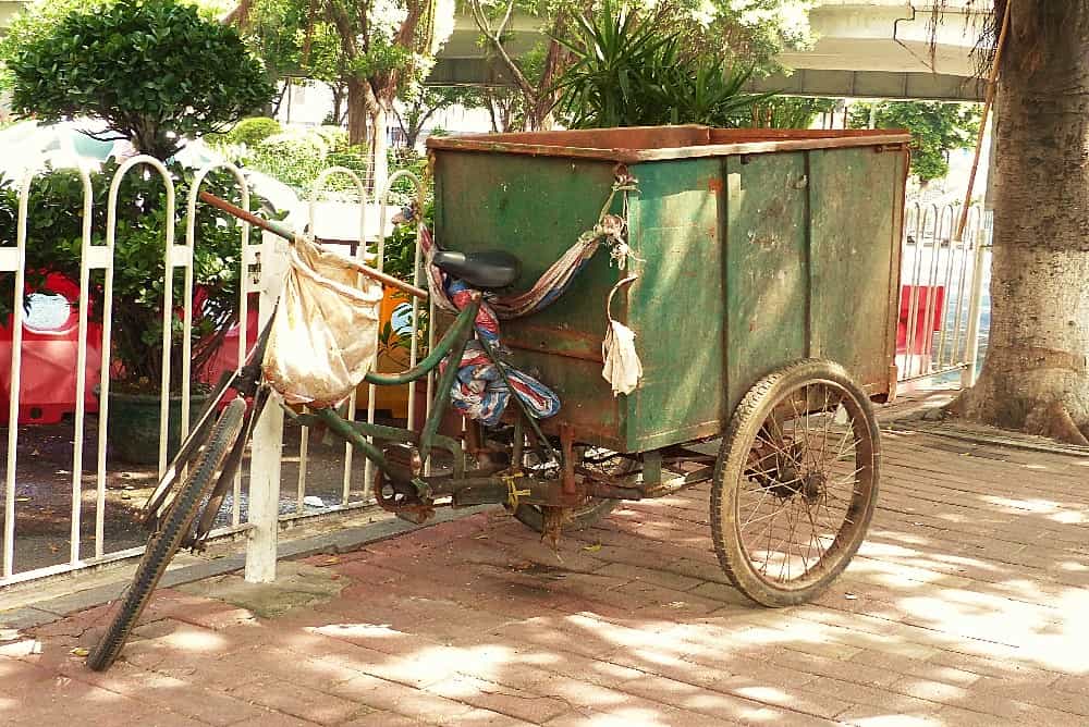 Les vélos sont utilisés pour le transport des personnes et des marchandises.