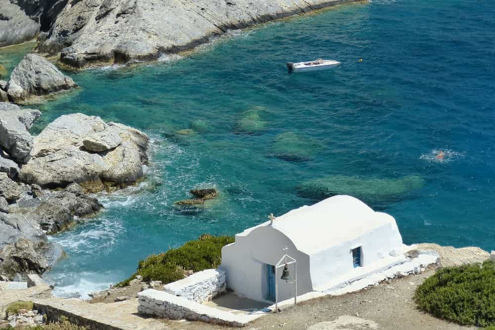 Chapelle Agia Anna près du monaatère de Panagia Chozoviotissa à Amorgos