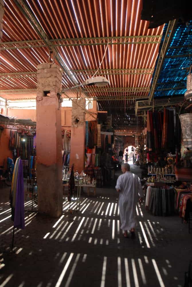 Marrakech - Ruelle dans un souk