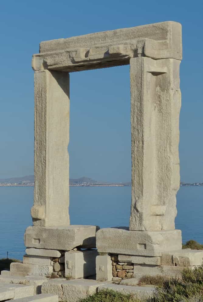 Le Portail du Temple d’Apollon à Naxos