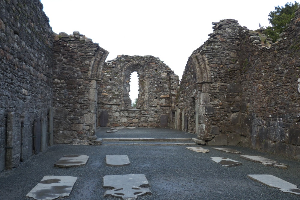 Vestiges de l'abbaye de Glendalough