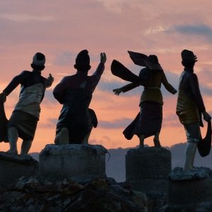 Statues à la gloire du peuple indonésien sur la plage de Kuta Lombok