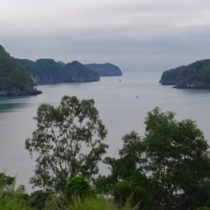 La baie d'Halong vue de Catba